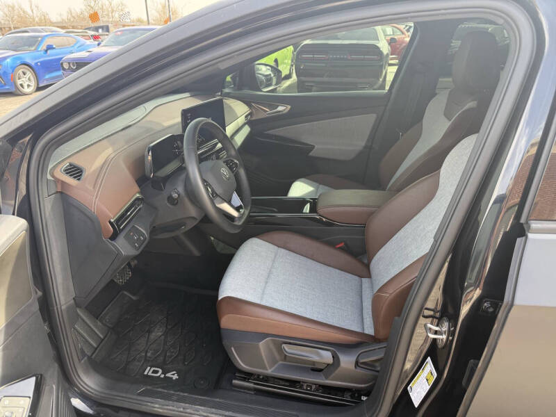 2023 Volkswagen ID.4 Pro