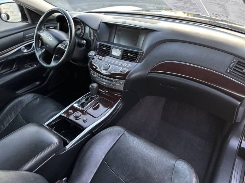 2012 Infiniti M37