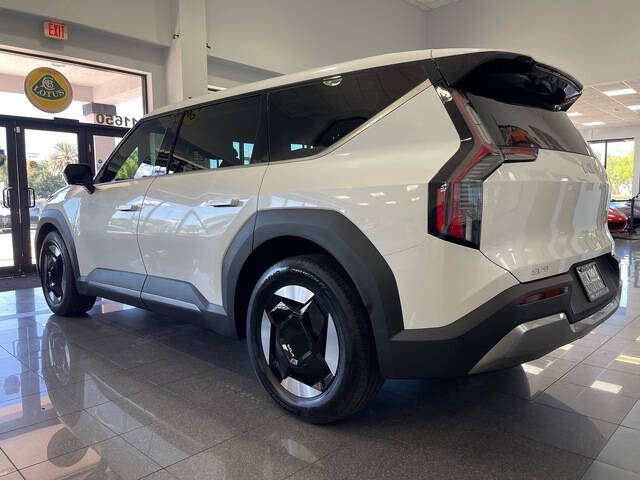 2024 Kia EV9 Light Long Range