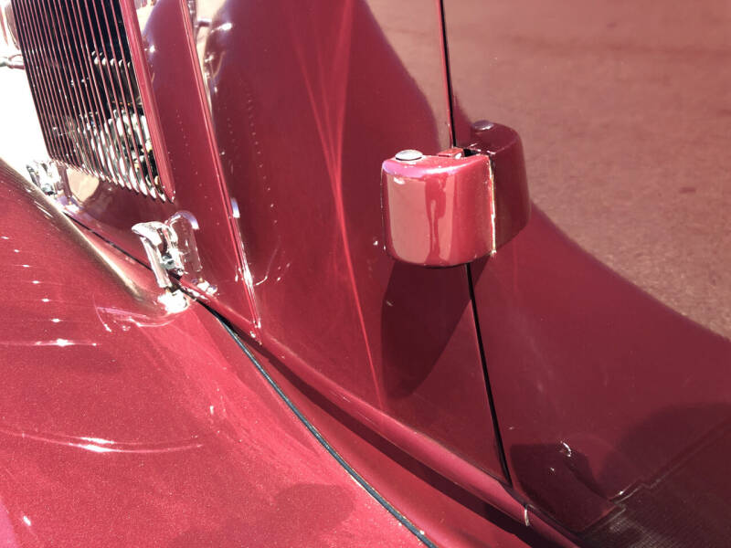 1932 Ford 2 Door Sedan