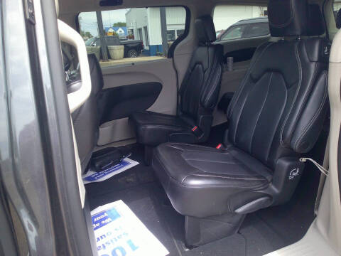 2023 Chrysler Pacifica Touring L