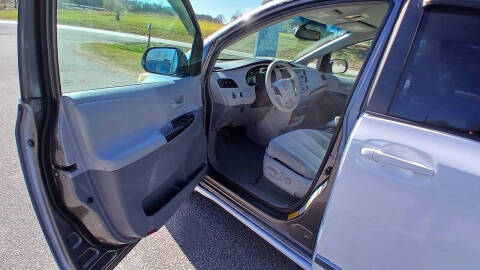2011 Toyota Sienna LE 7-Passenger