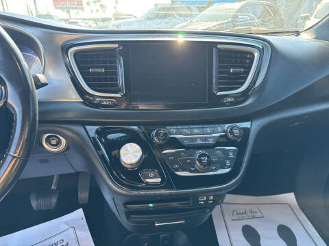 2020 Chrysler Pacifica Touring