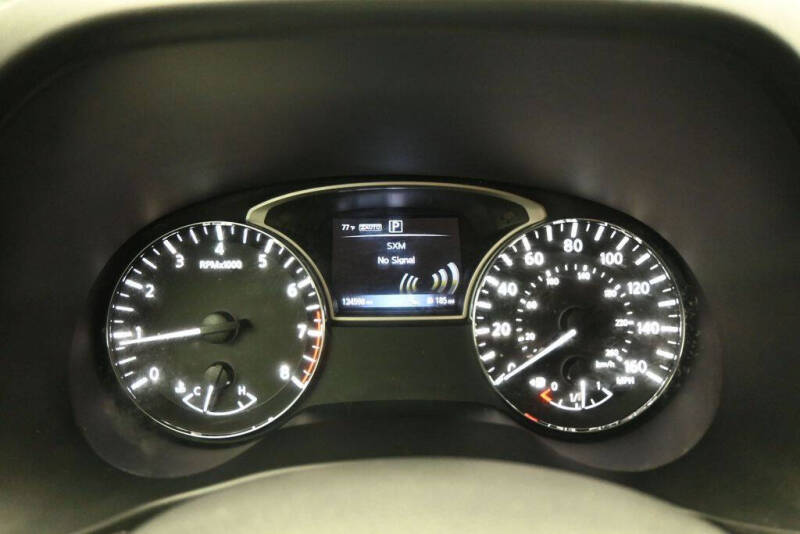 2017 Nissan Pathfinder SL
