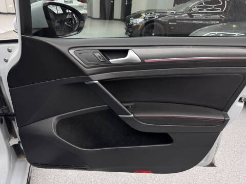 2020 Volkswagen Golf GTI SE