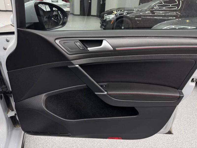 2020 Volkswagen Golf GTI SE