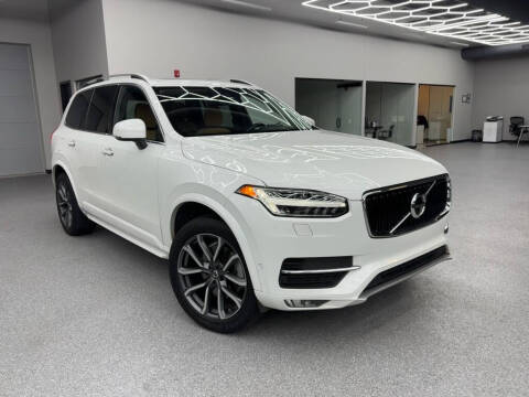 2016 Volvo XC90 T6 Momentum
