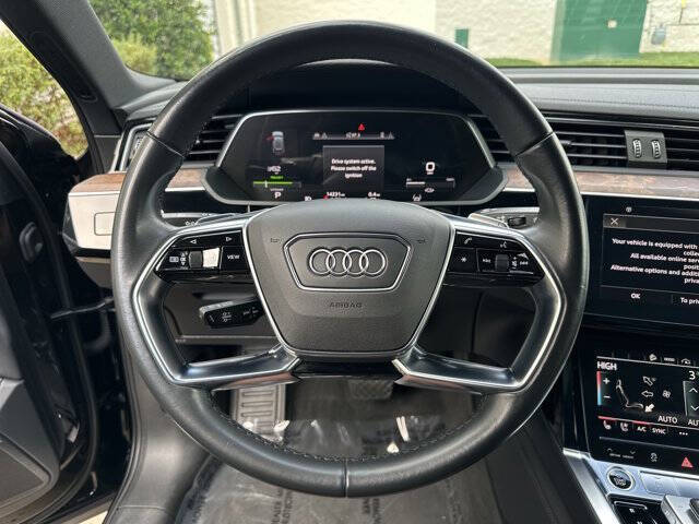 2022 Audi e-tron quattro Premium Plus