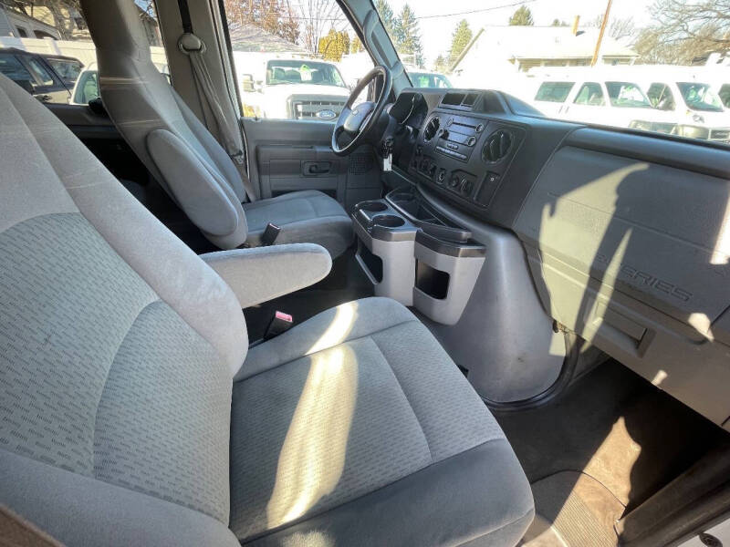 2010 Ford E-Series E-350 SD XLT