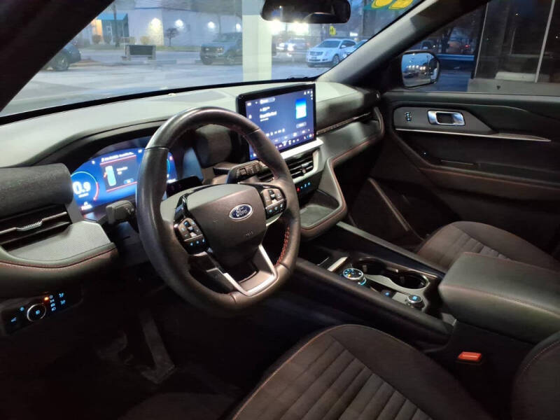 2025 Ford Explorer ST-Line