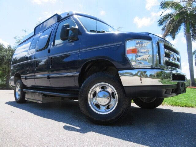2011 Ford E-Series E-350 SD XLT