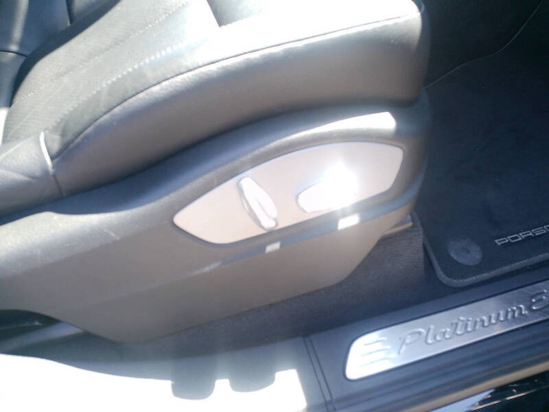 2014 Porsche Cayenne Platinum