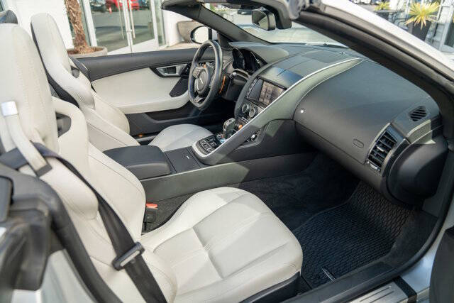 2014 Jaguar F-TYPE 36