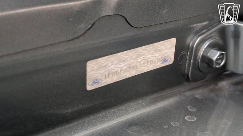 2004 Ford Thunderbird