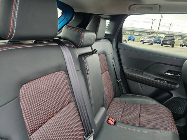 2025 Nissan Kicks SR