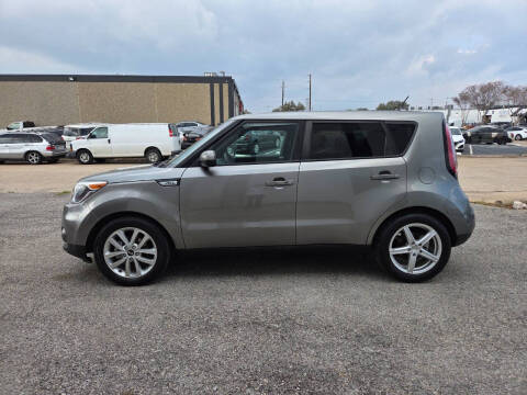 2017 Kia Soul +