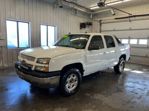 2004 Chevrolet Avalanche for sale at Sand's Auto Sales in Cambridge MN