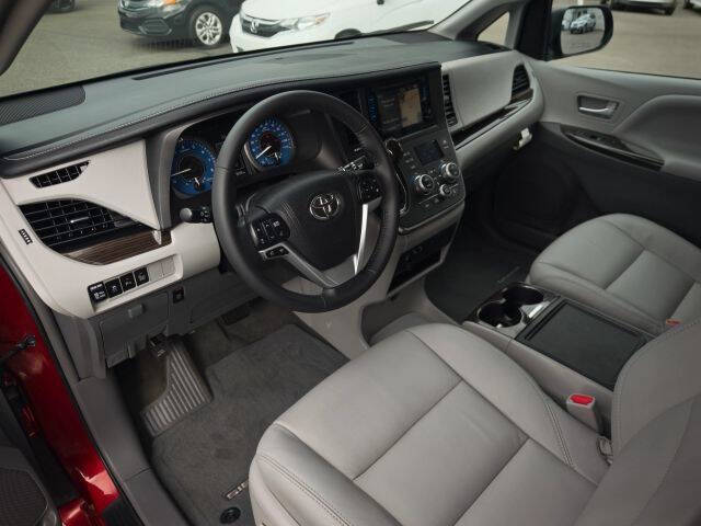 2017 Toyota Sienna