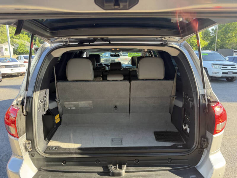 2016 Toyota Sequoia SR5
