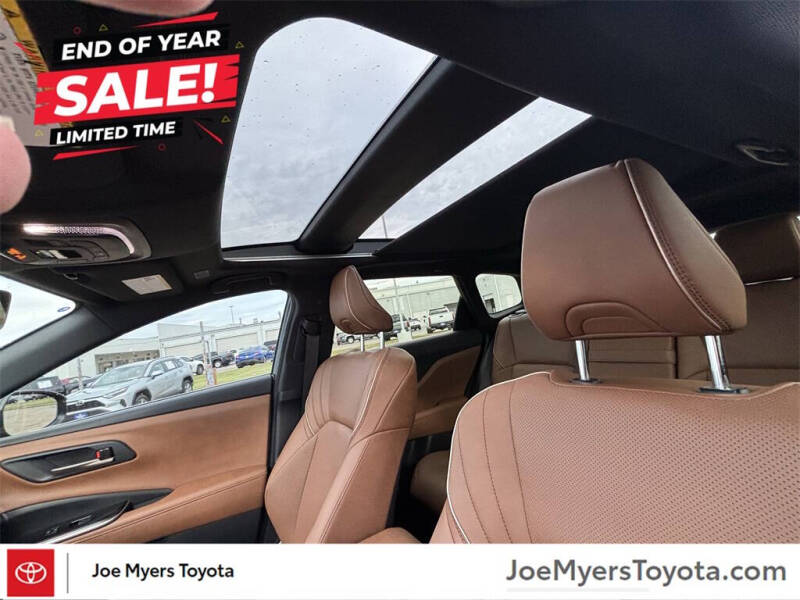 2025 Toyota Crown Signia Limited