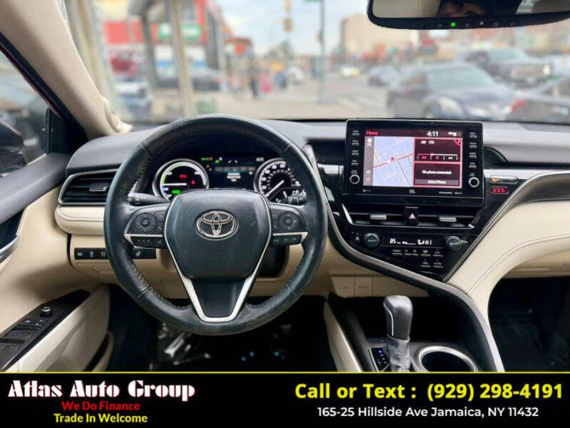 2023 Toyota Camry Hybrid XLE