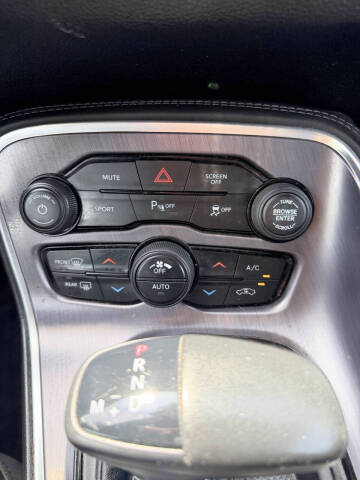 2018 Dodge Challenger SXT Plus