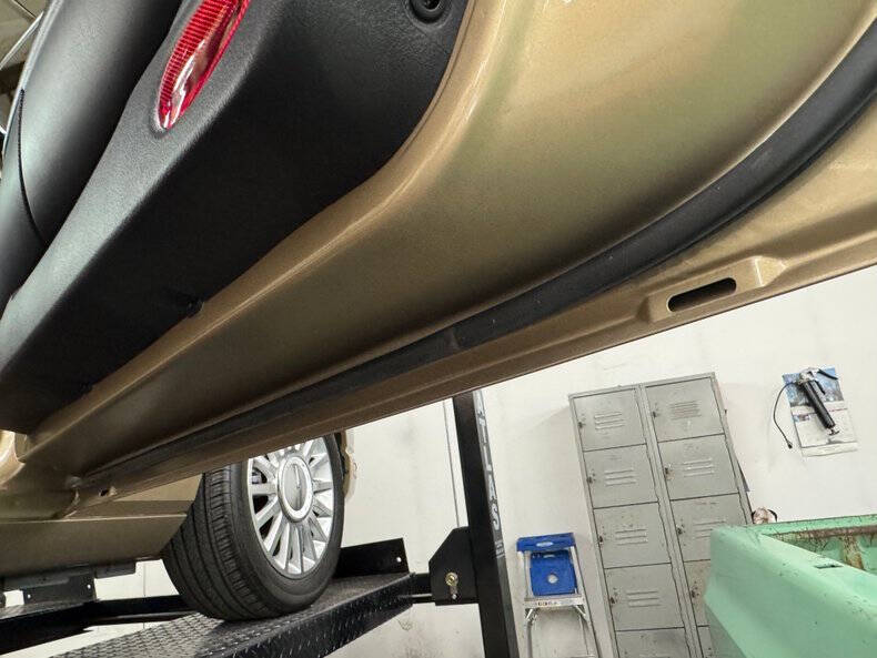 2005 Ford Thunderbird Deluxe