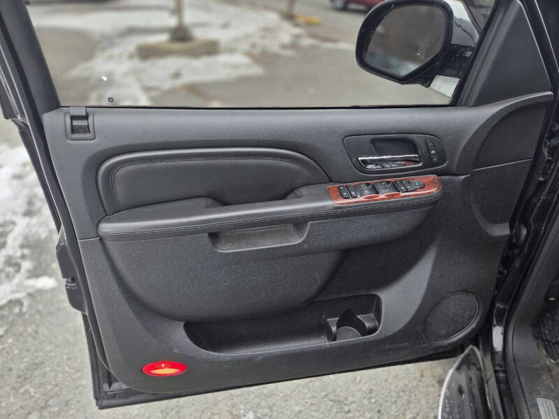 2012 Cadillac Escalade Luxury