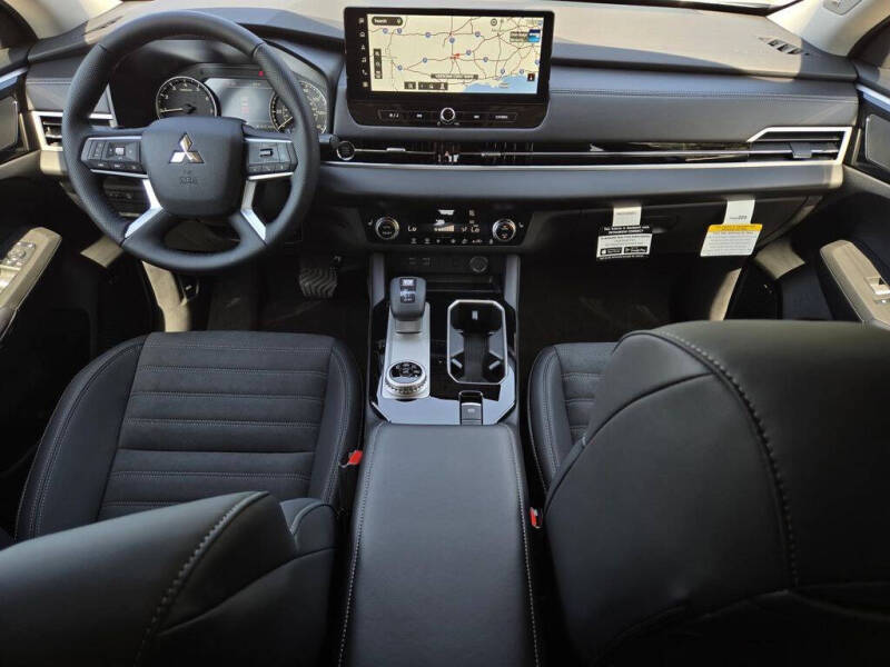 2026 Mitsubishi Outlander SE
