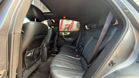2017 Infiniti QX70