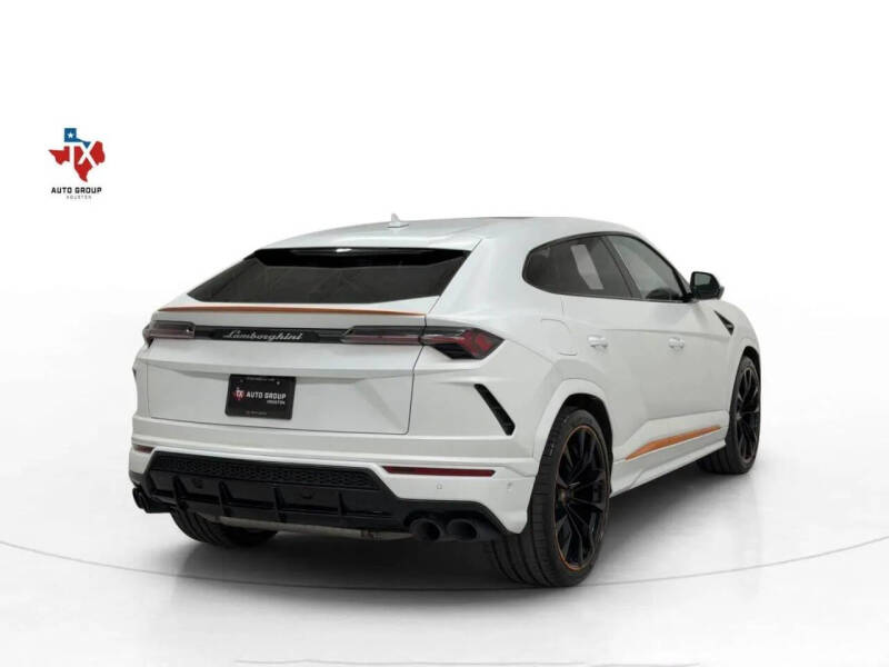 2022 Lamborghini Urus