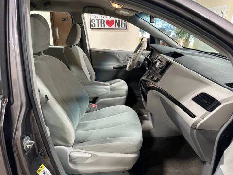 2012 Toyota Sienna