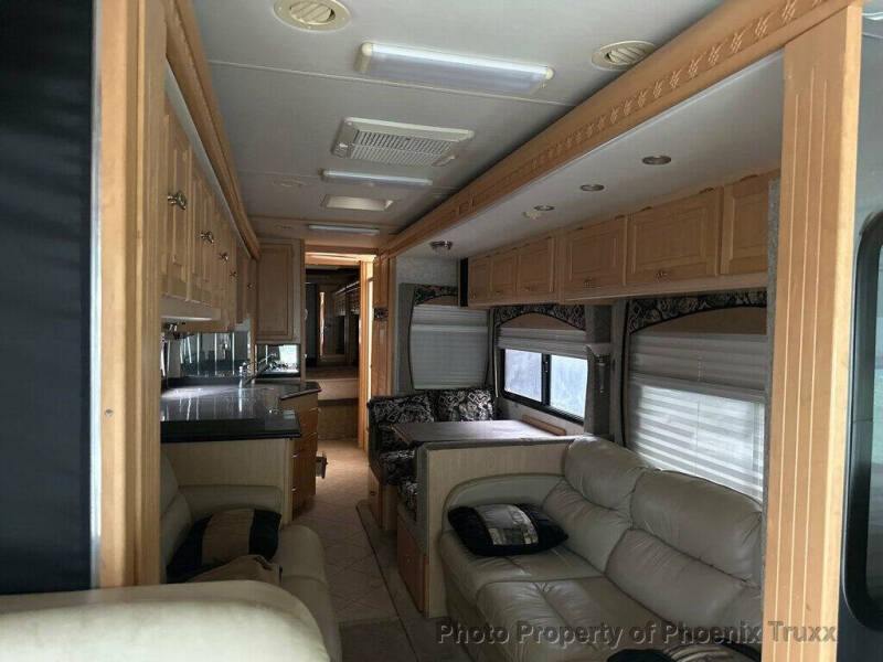 2006 Freightliner MH Chassis