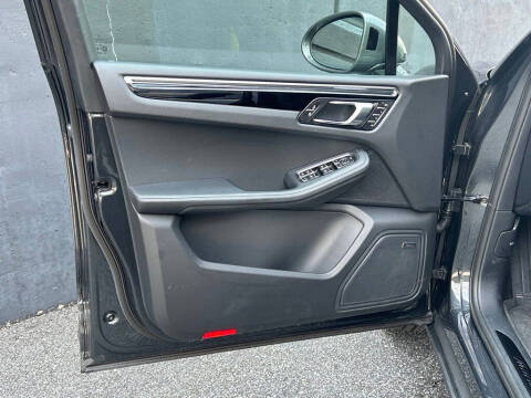 2026 Porsche Macan T