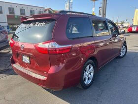 2016 Toyota Sienna LE 8-Passenger