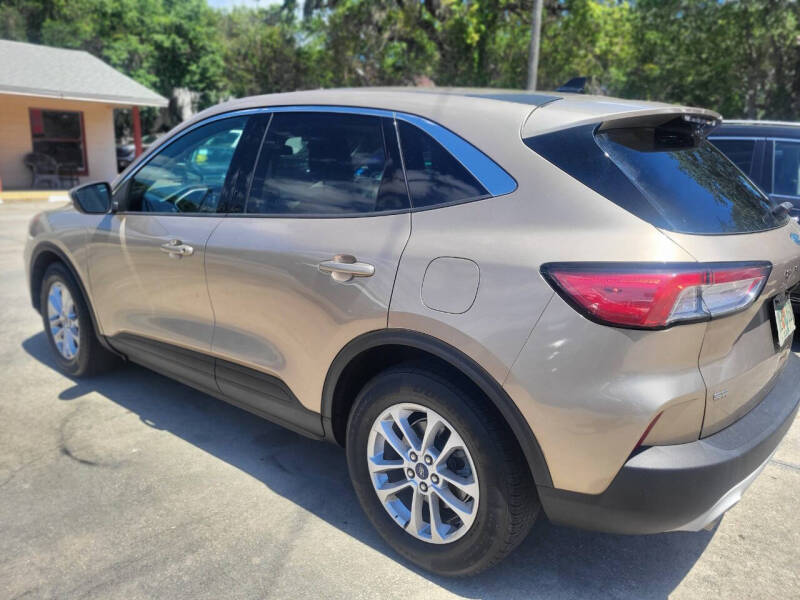 2020 Ford Escape SE