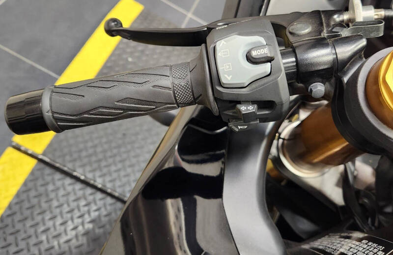 2023 Suzuki GSX-R1000R