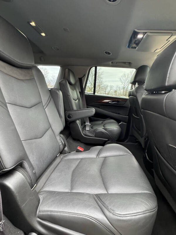 2016 Cadillac Escalade Luxury Collection