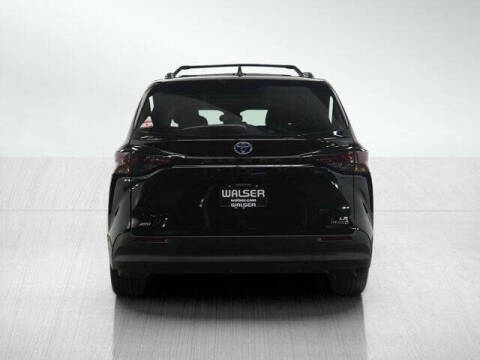 2024 Toyota Sienna LE 8-Passenger