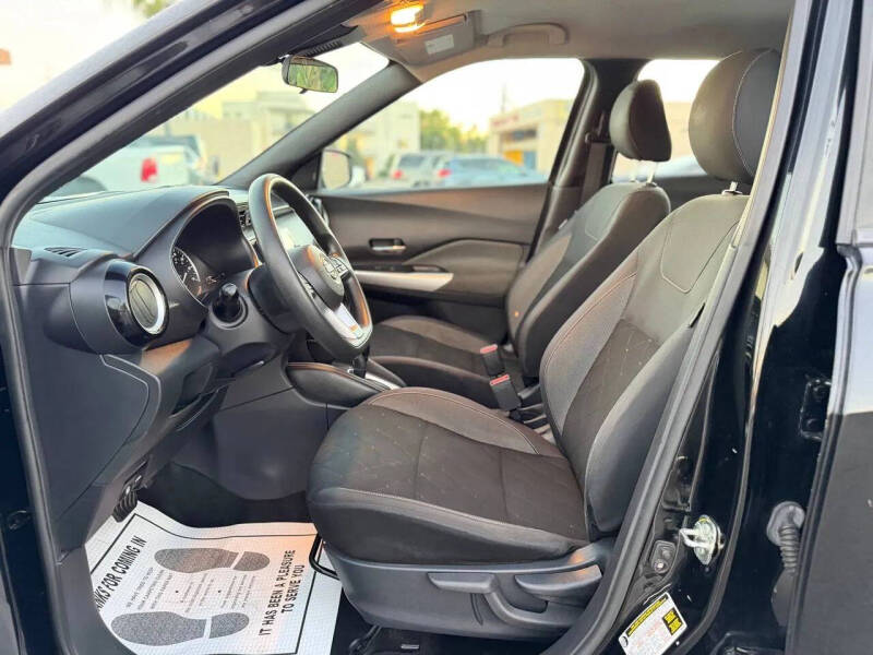 2020 Nissan Kicks SV