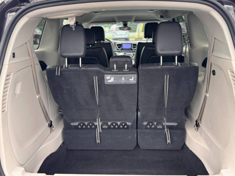 2017 Chrysler Pacifica Touring-L