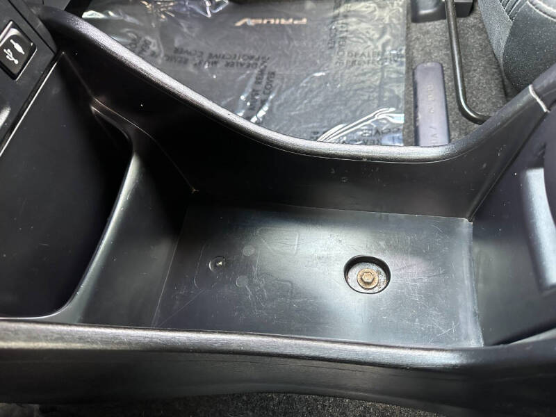 2015 Toyota Prius v Three