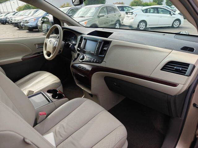 2011 Toyota Sienna