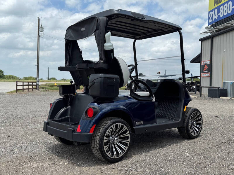 2025 E-Z-GO Freedom RXV