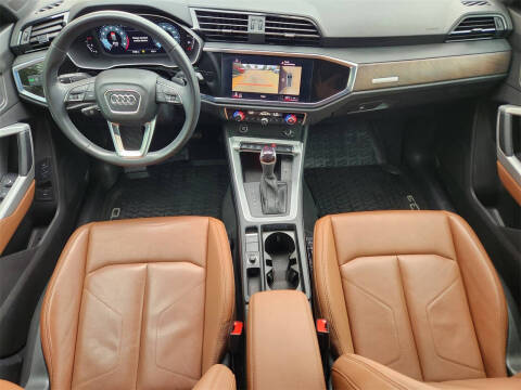 2022 Audi Q3 quattro S line Prem Plus 45 TFSI