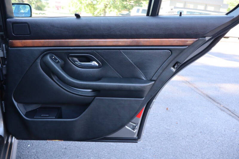 2002 BMW 5 Series 540i