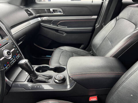 2017 Ford Explorer Sport