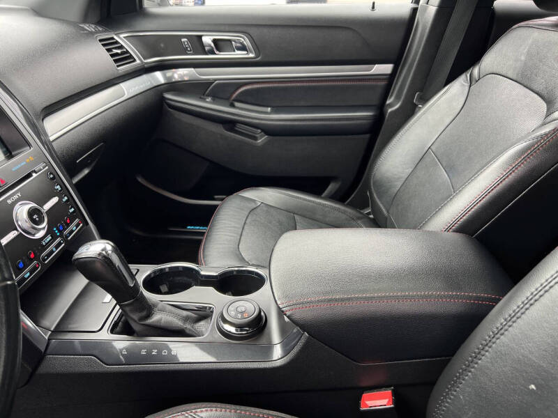 2017 Ford Explorer Sport