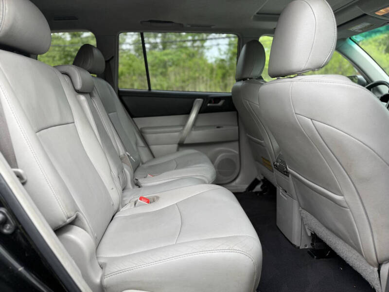 2013 Toyota Highlander SE