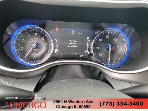 2025 Chrysler Pacifica Select